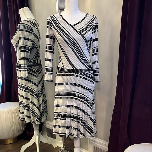 BCBGMAXAZRIA Black and Gray Dot Dress Size Small - Picture 1 of 8